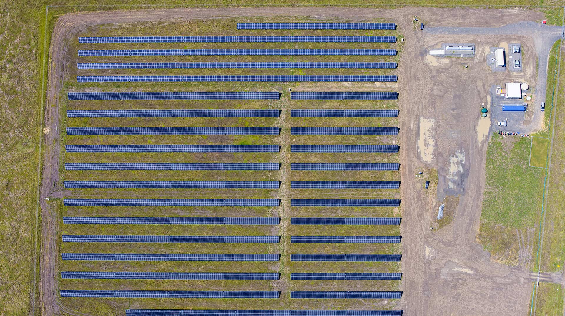 El proyecto fotovoltaico híbrido de Dalby entra en Operación Comercial